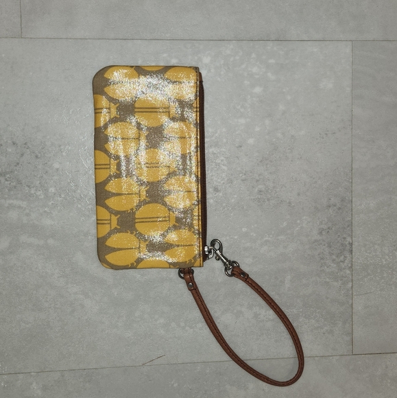 Fossil Wristlet - Picture 2 of 2
